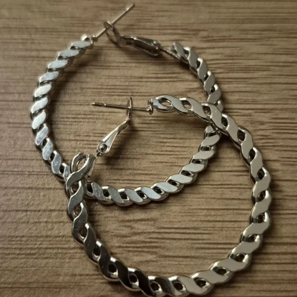 Retro Playful Silver Flat Braided Hoop Earrings Hinge Closure 2"